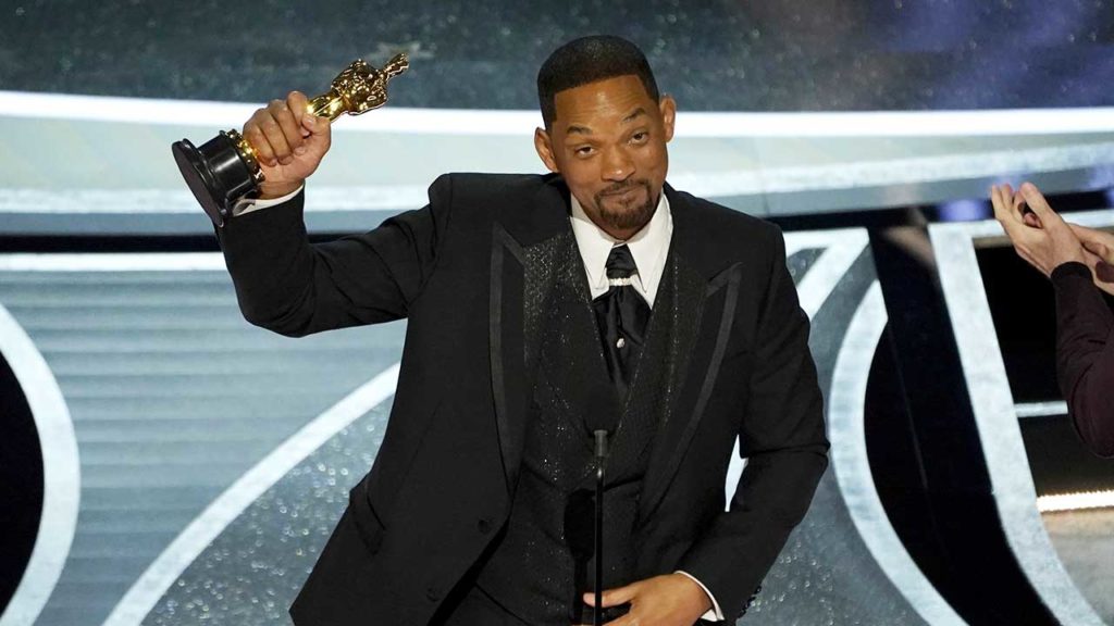 Will Smith recebe seu primeiro Oscar, melhor ator por "King Richard", dia 27 de março de 2022, no Teatro Dolby, em Los Angeles (Foto: Chris Pizzello)