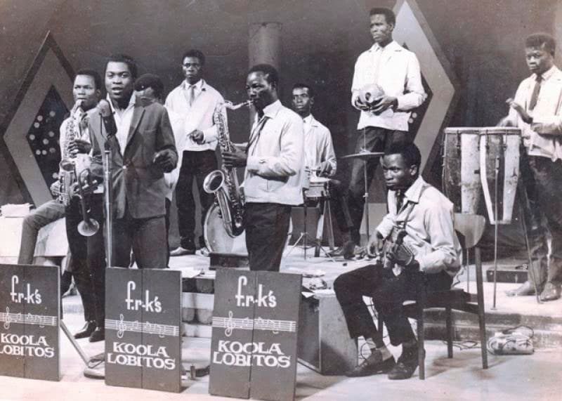 Fela Ransome Kuti & seus Koola Lobitos ao vivo, em 1965 (Foto: Reprodução/The Arts Desk)