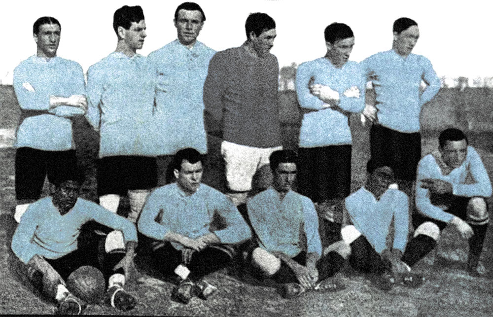 Seleção do Uruguai em 1916, com Gradín e Delgado (Imagem: Reprodução)