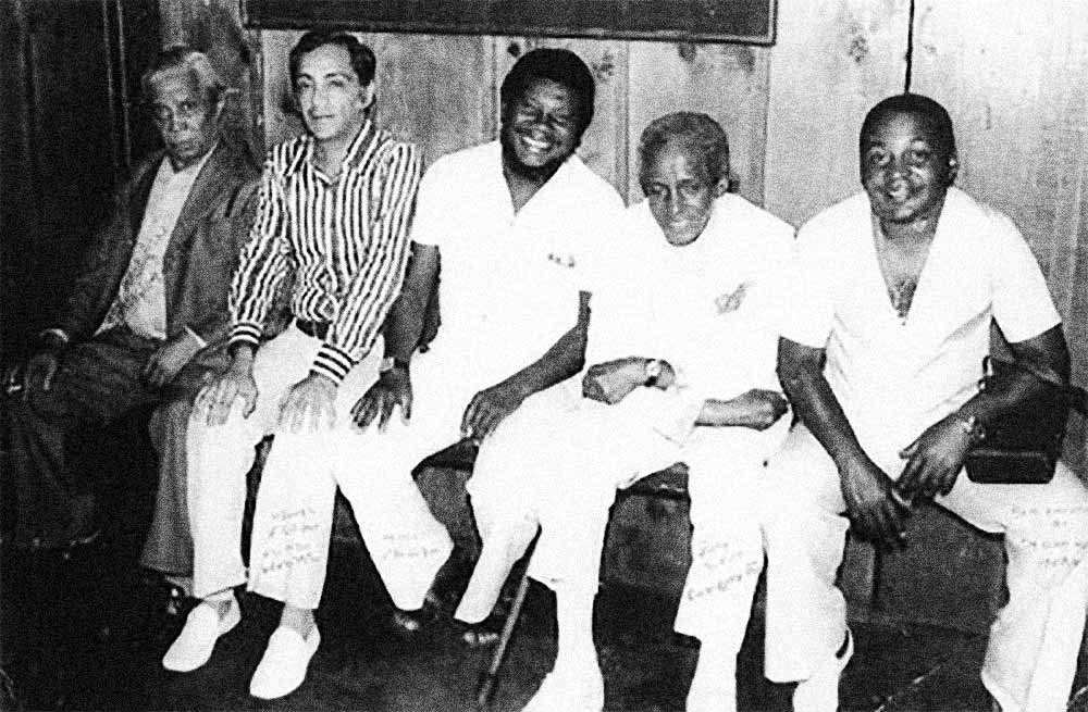 Da esquerda p/direita: Nelson do Cavaquinho, Osmar Frazão, Waldomiro de Oliveira,  Ismael Silva (compositor e fundador da Deixa Falar) e Bahianinho (Imagem: Diário do Osmar Frazão - Nata do samba)