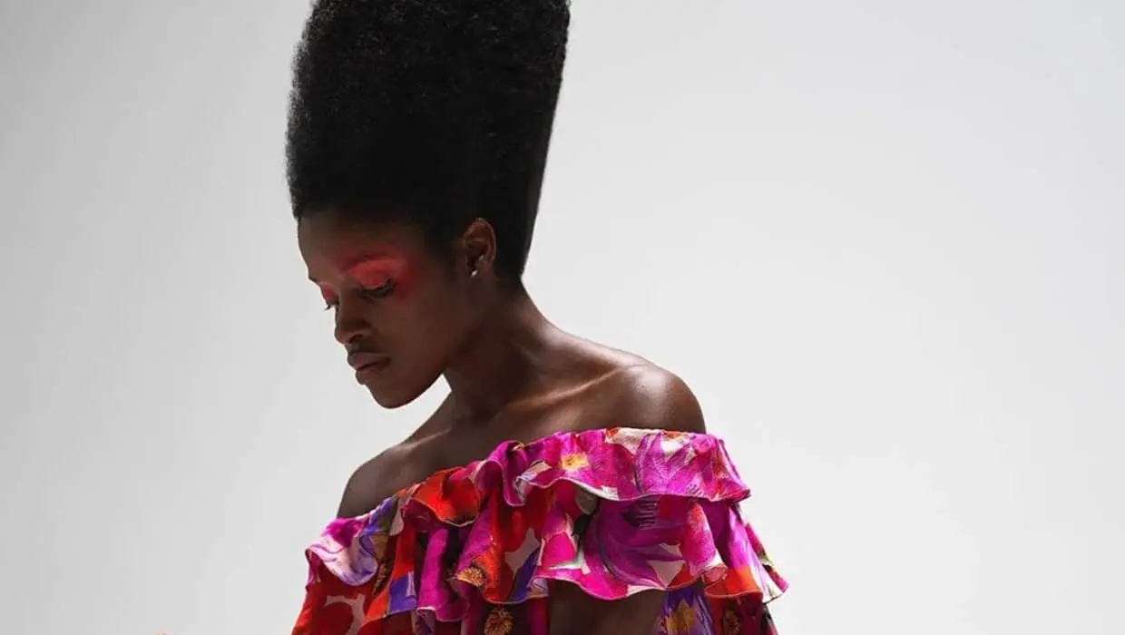 Ingrid Silva, a bailarina negra e as sapatilhas cor da pele