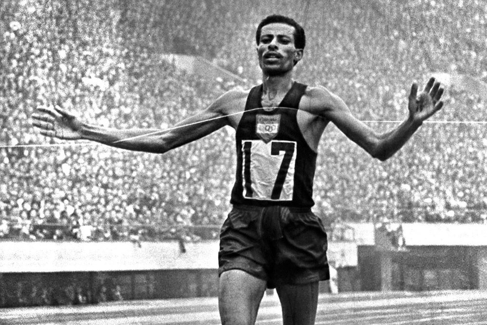 Abebe Bikila (Imagem: Reprodução)