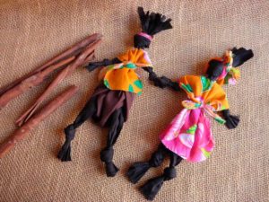 Abayomi, a boneca dos navios negreiros