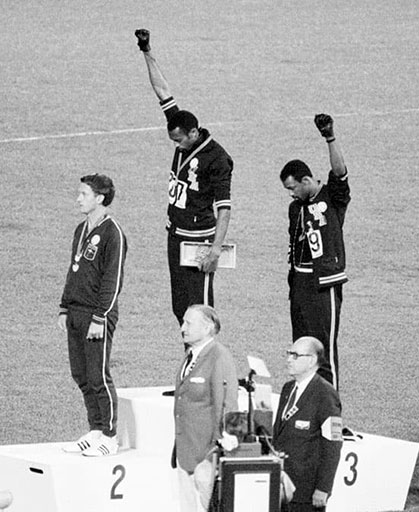 Tommie Smith e John Carlos em 1968 (Imagem: Bettmann - Getty Images)