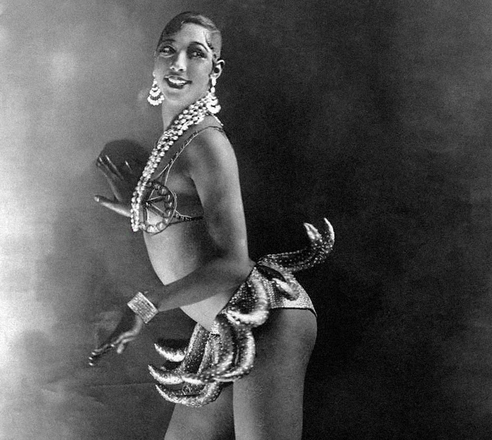 Josephine Baker com sua icônica saia de bananas (Imagem: Reprodução)