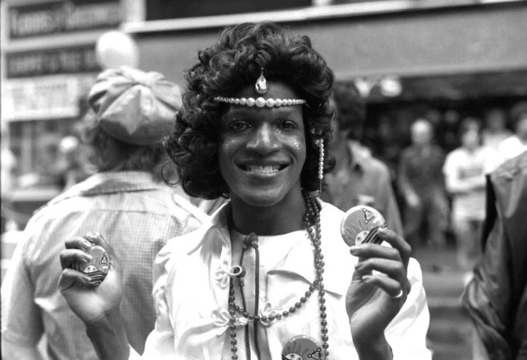 Marsha P. Jhonson durante o mês do orgulho LGBTQIAP+. (Imagem: Fred W. McDarrah/MUUS Collection)