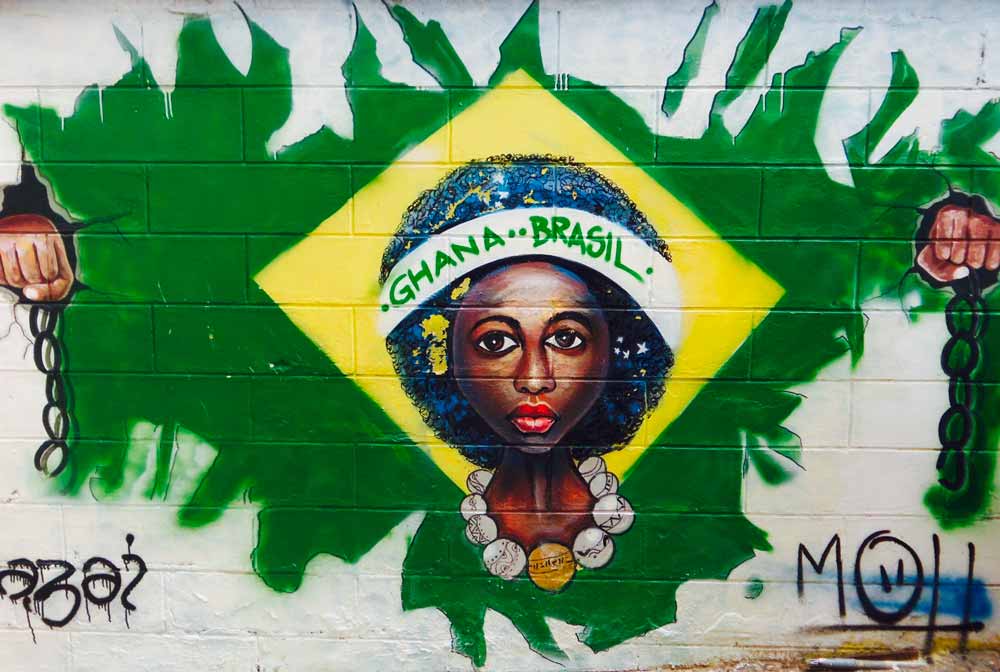 Arte urbana sobre a conexão brasil - gana