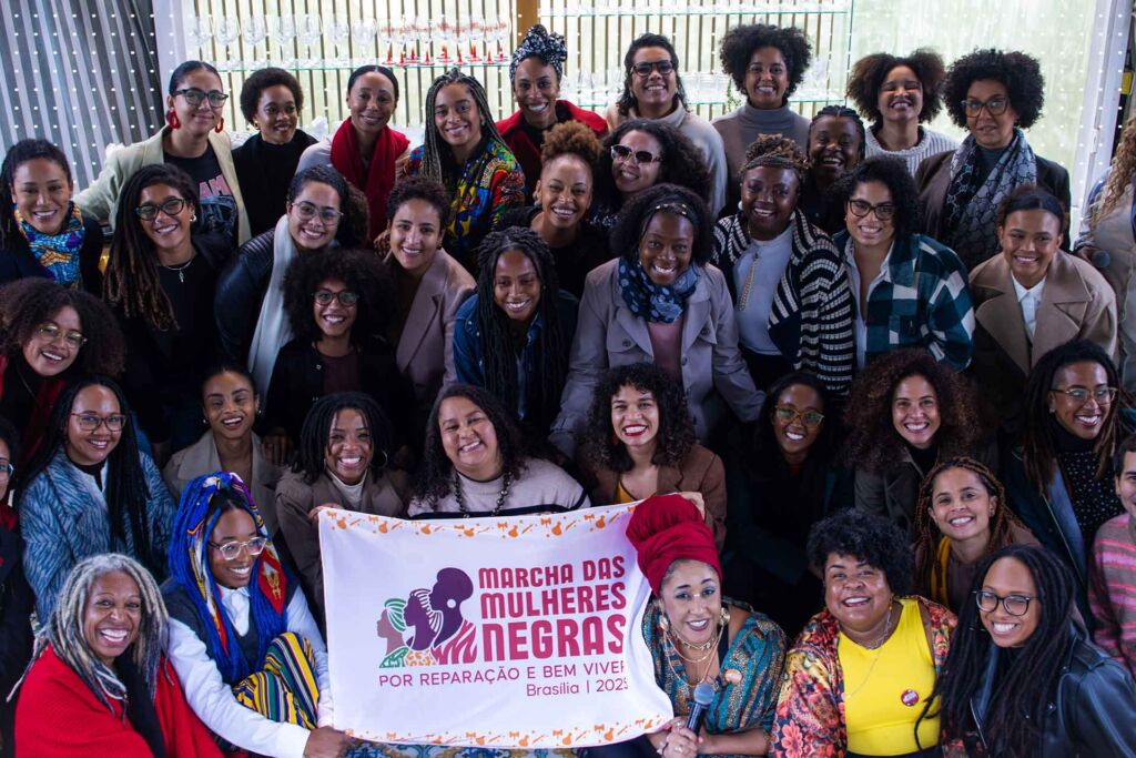 Café com jornalistas para organizar a marcha das mulheres negras (Imagem: Divulgação)