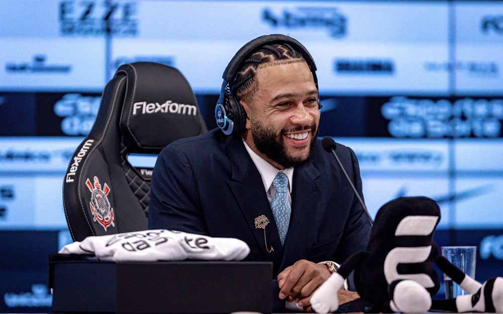 Memphis Depay (Foto: Leonardo Lima/AGIF)